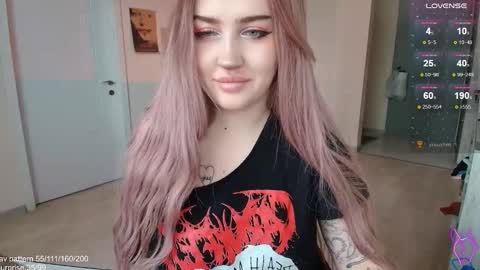 Snapshot of gothkittys chatting on February 2026 11:04:01 AM traumfrau Kira angel face devil eyes I SELL A LOT VIDEO IN GALLERY online show from February 2026 11:04:01 AM