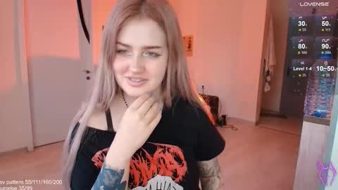 Snapshot of gothkittys chatting on February 2026 02:13:01 PM traumfrau Kira angel face devil eyes I SELL A LOT VIDEO IN GALLERY online show from February 2026 02:13:01 PM