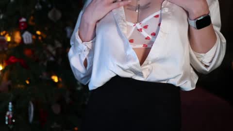 Snapshot of gracegreen chatting on December 2024 10:53:02 AM I will be glad to see you  30 N  1800  - 2300 gmt3  online show from December 2024 10:53:02 AM