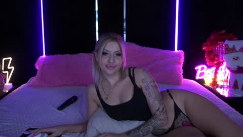 Snapshot of gracehotdavies chatting on December 2024 05:10:02 PM Grace online show from December 2024 05:10:02 PM