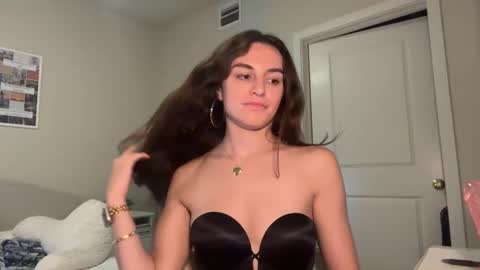 Snapshot of graciesmith27 chatting on December 2024 07:09:01 AM Gracie Smith online show from December 2024 07:09:01 AM