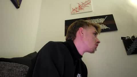 Snapshot of graff4 chatting on December 2024 11:42:01 PM Smallcom online show from December 2024 11:42:01 PM