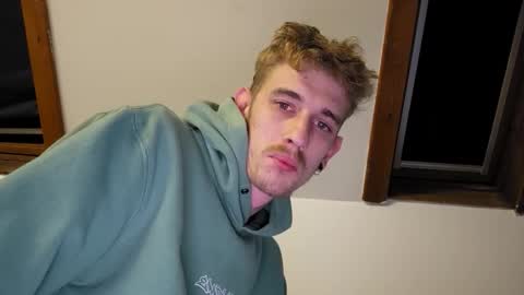 Snapshot of graff4 chatting on November 2025 10:02:01 PM Smallcom online show from November 2025 10:02:01 PM