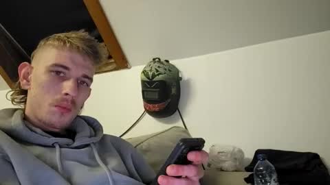 Snapshot of graff4 chatting on December 2025 03:12:02 AM Smallcom online show from December 2025 03:12:02 AM