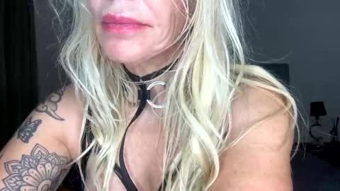 Antzella Granny online show from May 2026 12:18:01 AM