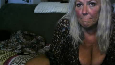 Snapshot of grannyisready61 chatting on October 2025 01:37:02 AM Lisa online show from October 2025 01:37:02 AM