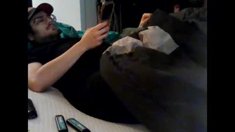 Snapshot of gratiotony chatting on December 2025 02:27:01 AM Get US to 1000 you wont be disapointed online show from December 2025 02:27:01 AM