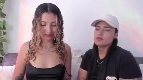 Snapshot of grave_duo chatting on November 2025 08:09:01 PM GRAVE DUO online show from November 2025 08:09:01 PM