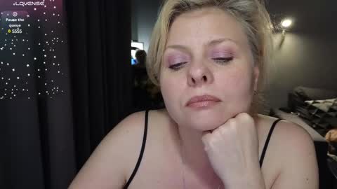 Snapshot of gray_swann chatting on February 2025 04:36:02 PM Ray online show from February 2025 04:36:02 PM