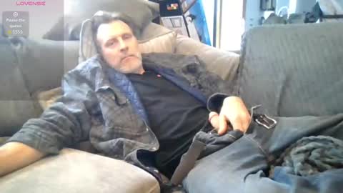 Snapshot of graylonewolf chatting on January 2026 07:19:02 PM Gray lone wolf online show from January 2026 07:19:02 PM