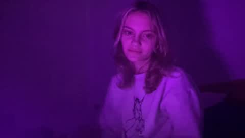 mila 3 online show from December 2024 06:39:01 AM