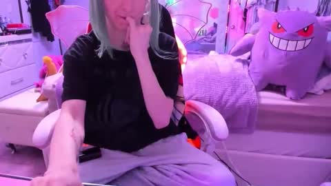 GreenEyedLovexo online show from November 2025 02:42:01 PM