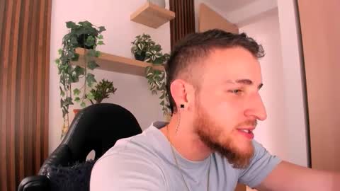 Juan online show from November 2025 08:52:01 PM