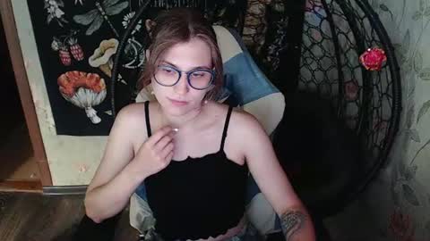 Snapshot of greenwitch9 chatting on July 2026 10:52:02 AM Lina online show from July 2026 10:52:02 AM