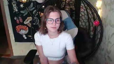 Snapshot of greenwitch9 chatting on July 2026 10:21:02 AM Lina online show from July 2026 10:21:02 AM