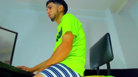 Snapshot of gregory_hardxx chatting on January 2025 04:02:02 PM GREGORY online show from January 2025 04:02:02 PM