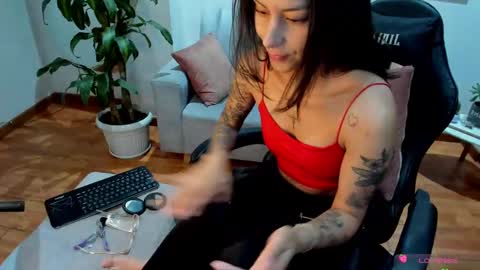 Snapshot of greta_miss chatting on February 2025 02:07:01 AM  Emmy  online show from February 2025 02:07:01 AM