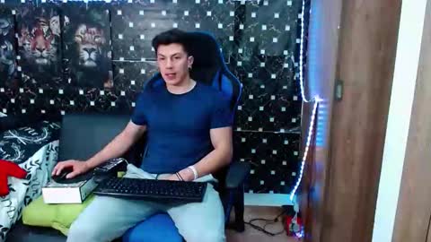 griego01 online show from October 2025 12:30:02 AM