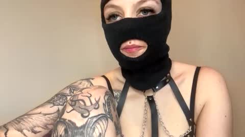 grippy_box online show from October 2025 01:50:01 AM