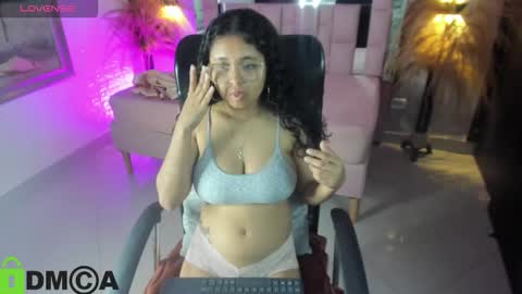 Snapshot of griselle_rousse chatting on November 2025 09:03:02 PM online show from November 2025 09:03:02 PM