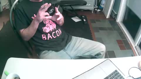 Snapshot of grizzley84 chatting on January 2025 05:15:02 AM grizzly84 online show from January 2025 05:15:02 AM