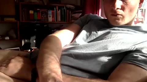 gruendamien online show from April 2026 04:45:02 PM