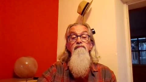 Snapshot of grybear60 chatting on October 2025 04:46:01 PM Grybear online show from October 2025 04:46:01 PM