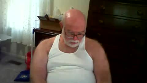 Snapshot of gtnolder60 chatting on July 2026 12:28:01 AM Gary online show from July 2026 12:28:01 AM