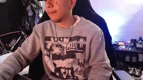 Snapshot of guayaco_ chatting on February 2025 01:10:02 PM Guayaco online show from February 2025 01:10:02 PM