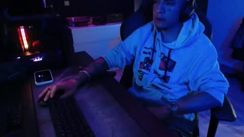 Snapshot of guayaco_ chatting on October 2025 02:56:01 AM Guayaco online show from October 2025 02:56:01 AM