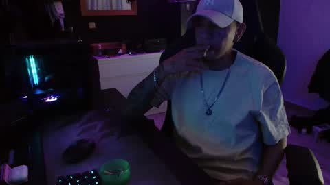 Snapshot of guayaco_ chatting on November 2025 01:40:01 AM Guayaco online show from November 2025 01:40:01 AM