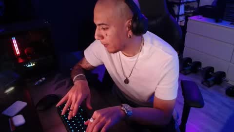 Guayaco  online show from February 2026 06:37:02 PM