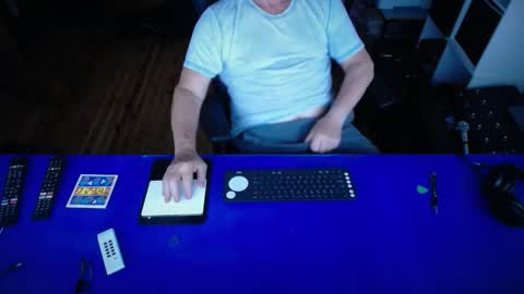 guesswhatigot2 online show from November 2025 08:27:01 AM