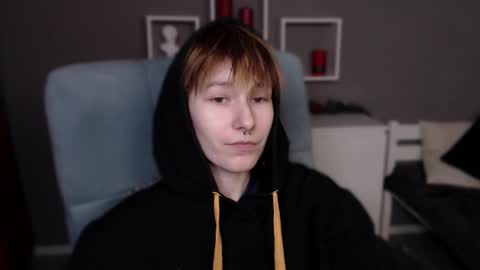 guitarandangell online show from February 2026 02:38:02 PM