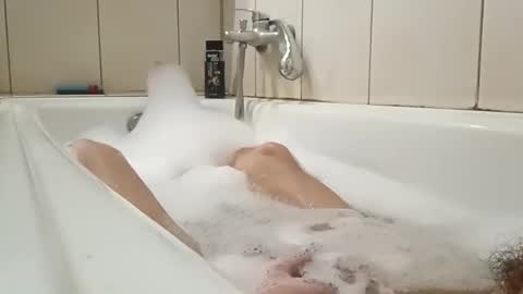 Snapshot of gunwo80 chatting on November 2025 08:25:02 AM gunwo80 online show from November 2025 08:25:02 AM