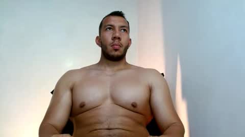 holl latino online show from April 2026 05:54:01 PM