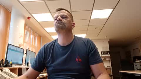 guschidick online show from October 2025 03:02:01 PM