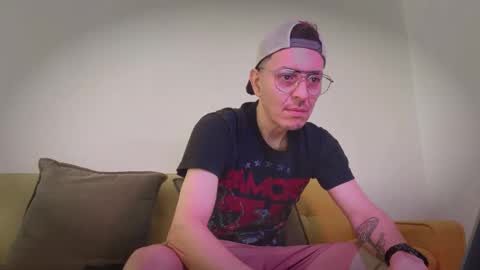 Snapshot of guselectric chatting on September 2025 01:13:01 PM GUS online show from September 2025 01:13:01 PM