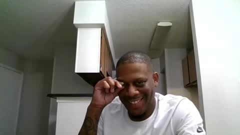 Snapshot of guwop90 chatting on November 2025 09:03:02 PM guwop90 online show from November 2025 09:03:02 PM