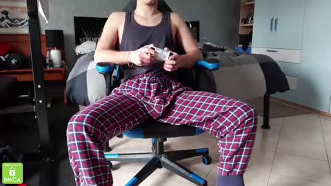 Snapshot of guy2015big chatting on February 2025 10:24:02 AM Flo online show from February 2025 10:24:02 AM