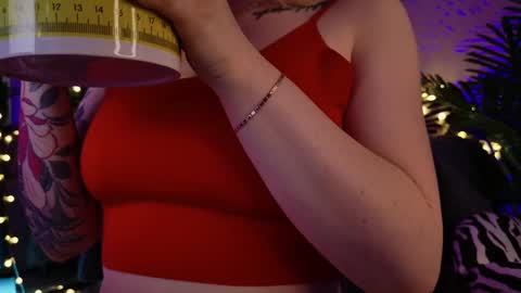 Snapshot of gwenhilton chatting on February 2025 09:54:02 AM gwenhilton online show from February 2025 09:54:02 AM