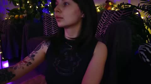 Snapshot of gwenhilton chatting on March 2025 05:50:02 AM gwenhilton online show from March 2025 05:50:02 AM