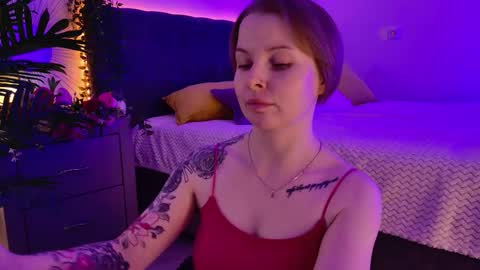 Snapshot of gwenhilton chatting on September 2025 06:18:01 AM gwenhilton online show from September 2025 06:18:01 AM