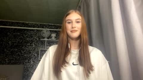 Gwen online show from September 2025 07:48:01 PM