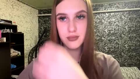 Gwen online show from October 2025 08:09:02 PM