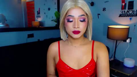 Snapshot of gwenngoddess chatting on November 2025 08:36:02 AM Call me Miss Gwen online show from November 2025 08:36:02 AM