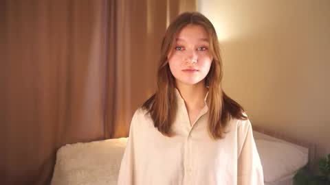 Snapshot of gwennielove chatting on December 2025 06:07:02 AM Molly online show from December 2025 06:07:02 AM