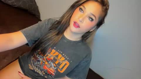 Snapshot of gwynmylove chatting on November 2025 06:45:01 AM Gwyn online show from November 2025 06:45:01 AM