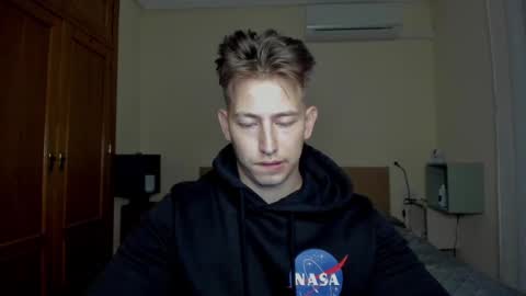 Oliver online show from March 2025 07:48:01 PM