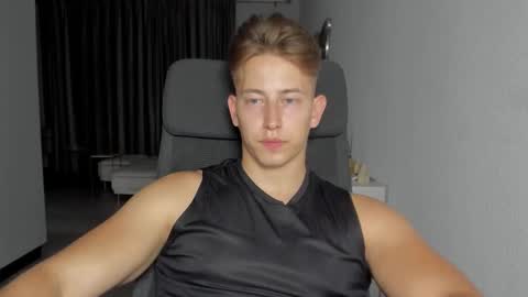 Oliver online show from October 2025 08:53:02 PM